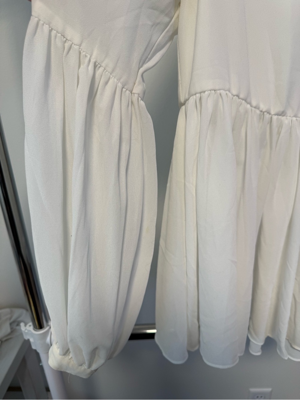 L'Academie White Button-Front Peasant Blouse with Bishop Sleeves - Picture 5 of 6